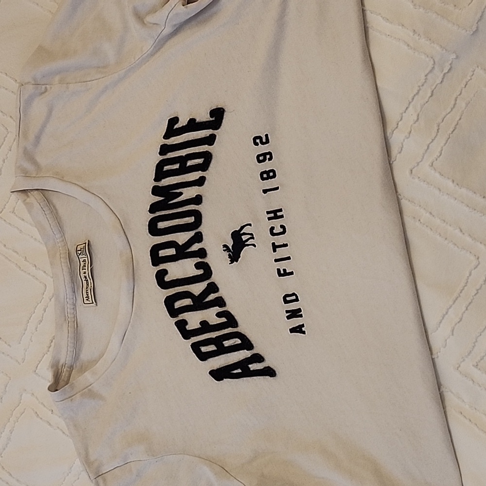 Abercrombie tee